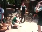 2 High School girls fighting